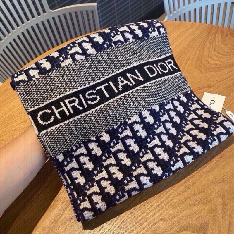 CHRISTIAN DIOR